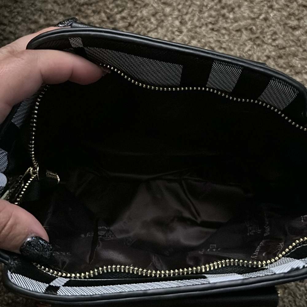 Burberry Purse - Picture 4 of 14